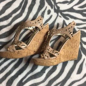 Carlos Santana Wedges size 6